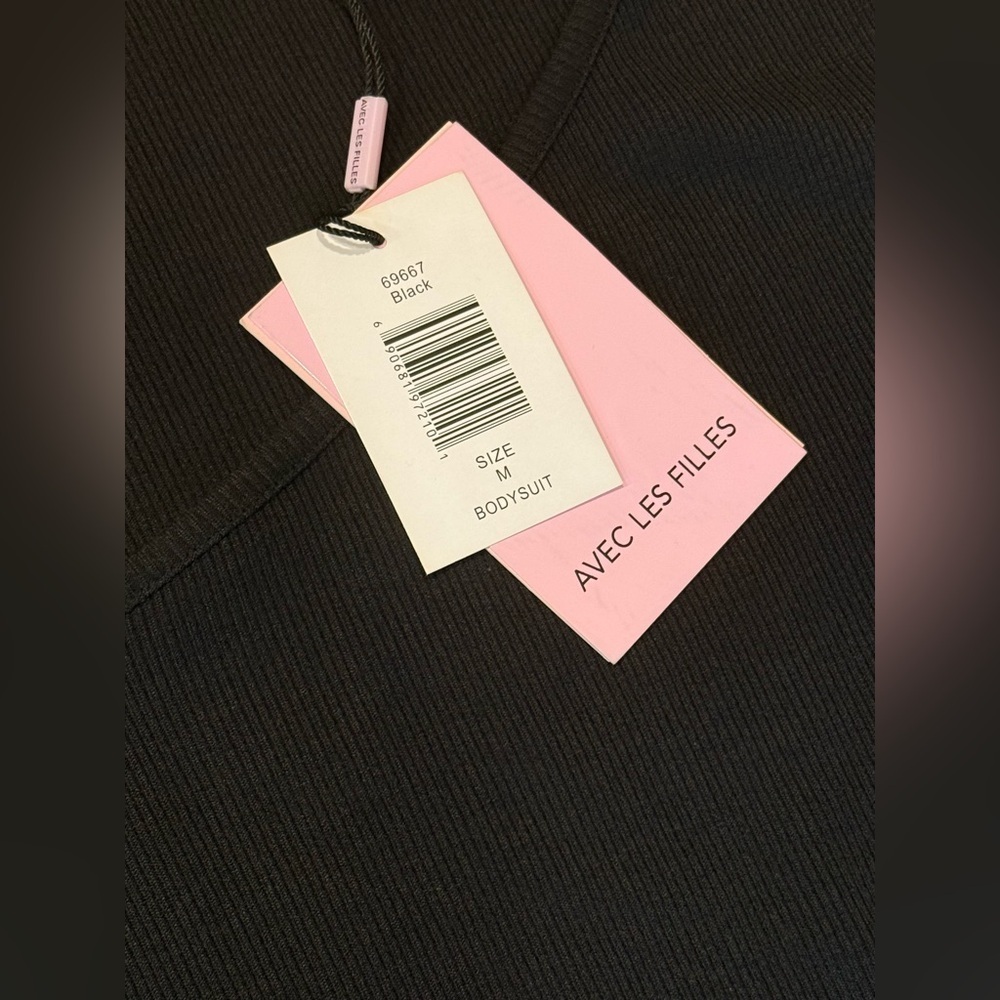 Avec Les Filles Black Ribbed Long Sleeve Bodysuit Asymmetric Neckline Medium NWT - Picture 4 of 5